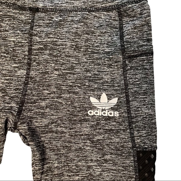 Adidas Grey Cropped Soft Yoga Running Pants Size Small 1307 - Picture 2 of 6